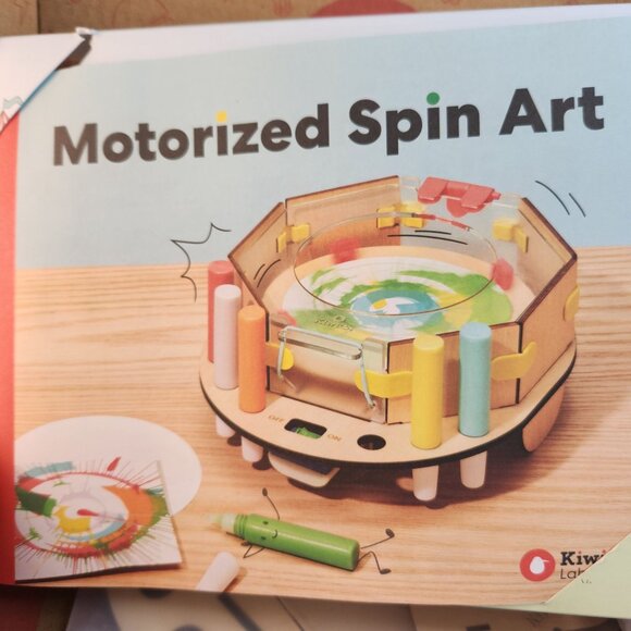 KiwiCo Labs Motorized Spin Art Kit STEM DIY Science Craft Toy for Kids 6+, Creat - Picture 2 of 7